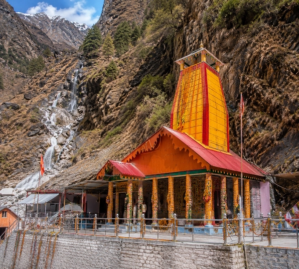 Vibrant temple in Himalayan valley yamunotri